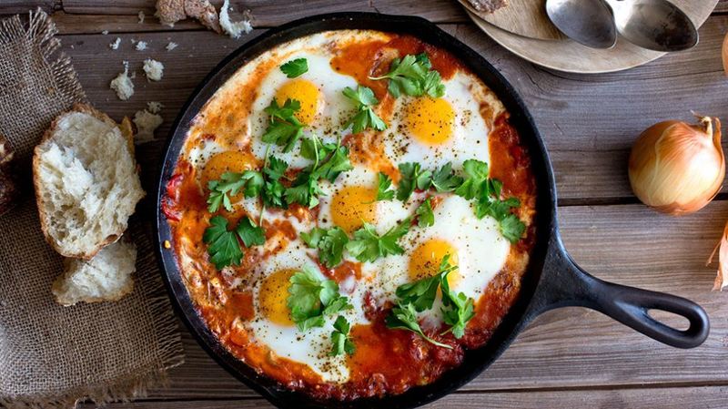 طرز تهیه شاکشوکا، تخم مرغ پخته خوشمزه//دپو