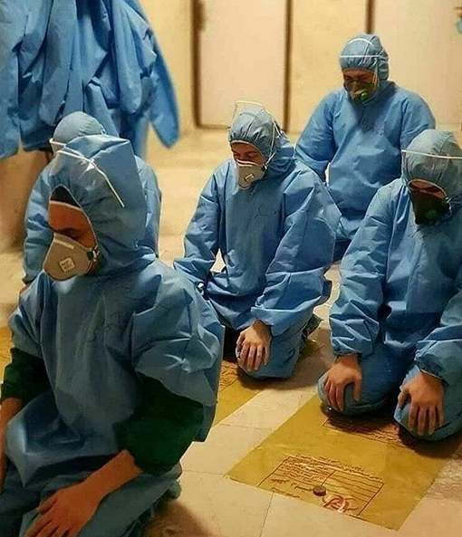 صحنه زیبایی که مدافعان سلامت در این روزهای سخت رقم زدند صحنه زیبایی که مدافعان سلامت در این روزهای سخت رقم زدند