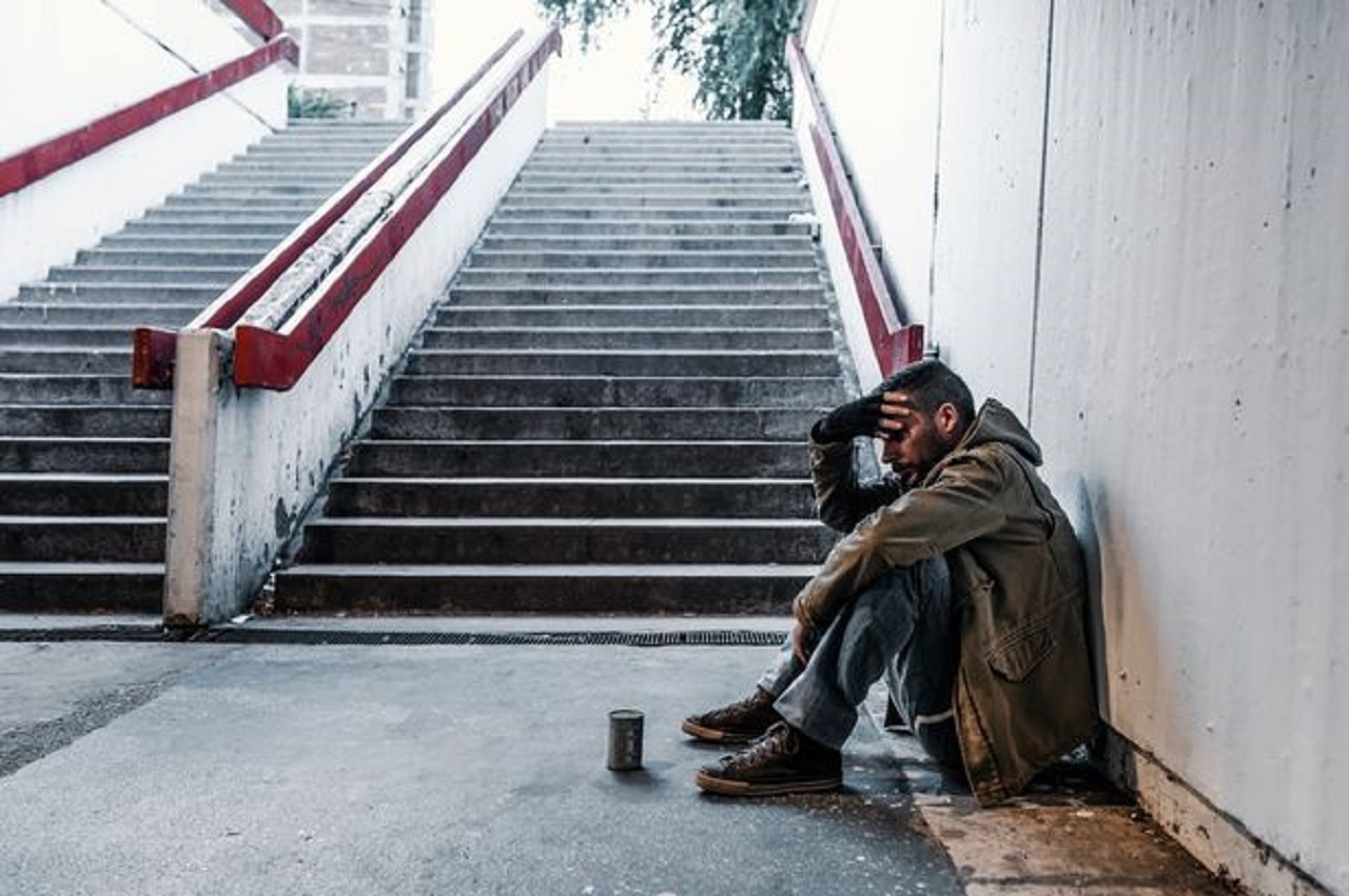 اقدام تحسین برانگیز مامور پلیس در خیابان