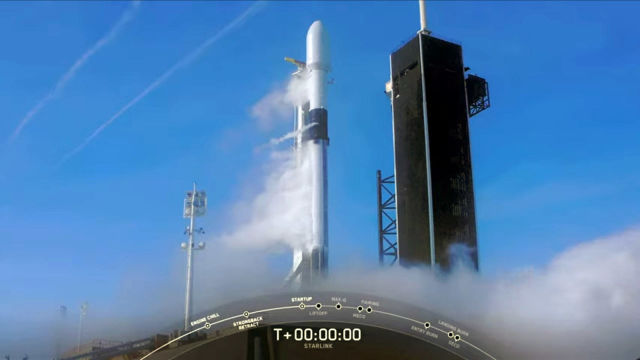 پرتاب موشک Falcon 9 به طور خودکار متوقف شد