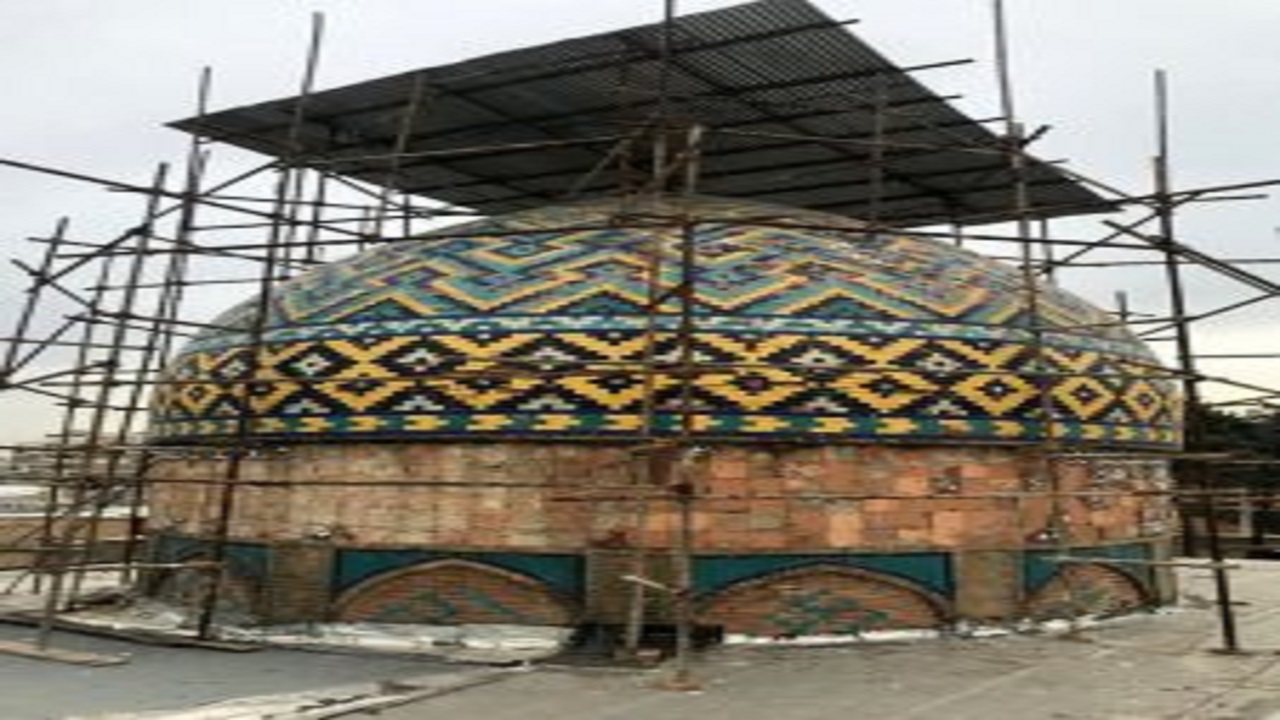 طرح ساماندهی و مرمت گنبد امامزاده آمنه خاتون به نیمه رسید