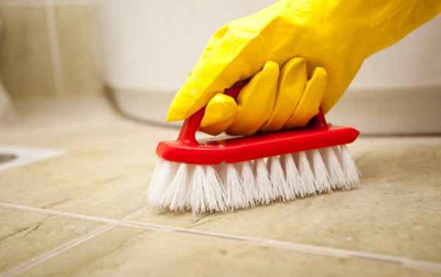برق انداختن کاشی&zwnj;های حمام و سرویس بهداشتی