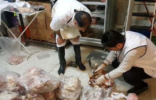کشف و ضبط ۳ تن پای مرغ غیرقابل مصرف در سقز