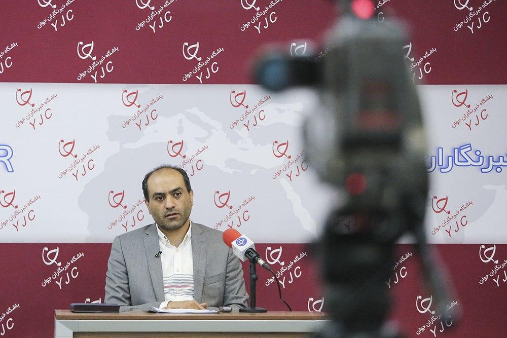آغاز کنترل تردد مسافران از خروجی ۱۱ استان/ اگر همه در خانه بمانیم گسترش کرونا را مدیریت می‌کنیم