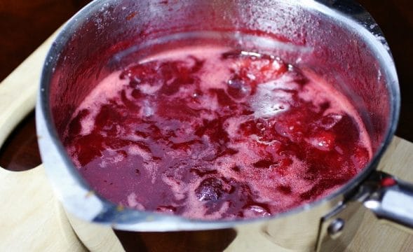 آموزش آشپزی؛ از طرز تهیه سبزی پلو با ماهی و کوکو سبزی با زرشک و گردو تا قورمه سبزی! + تصاویر
