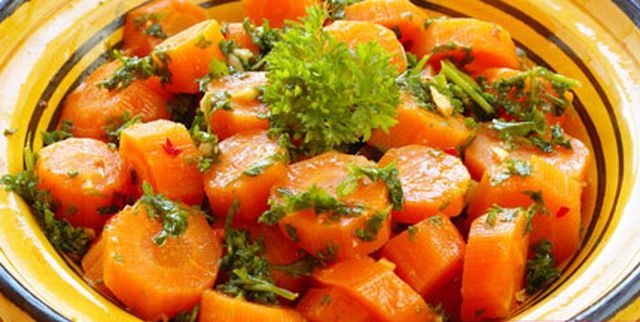 آموزش آشپزی؛ از طرز تهیه سبزی پلو با ماهی و کوکو سبزی با زرشک و گردو تا قورمه سبزی! + تصاویر