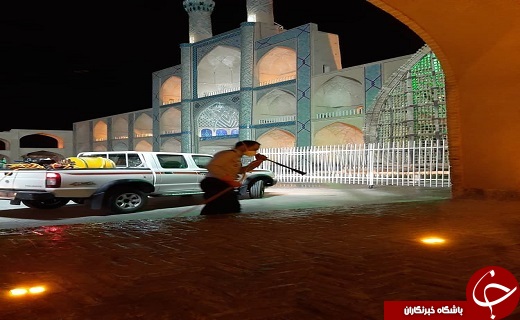 همت آتش نشانی استان یزد برای ضد عفونی کردن معابر عمومی به روایت تصویر