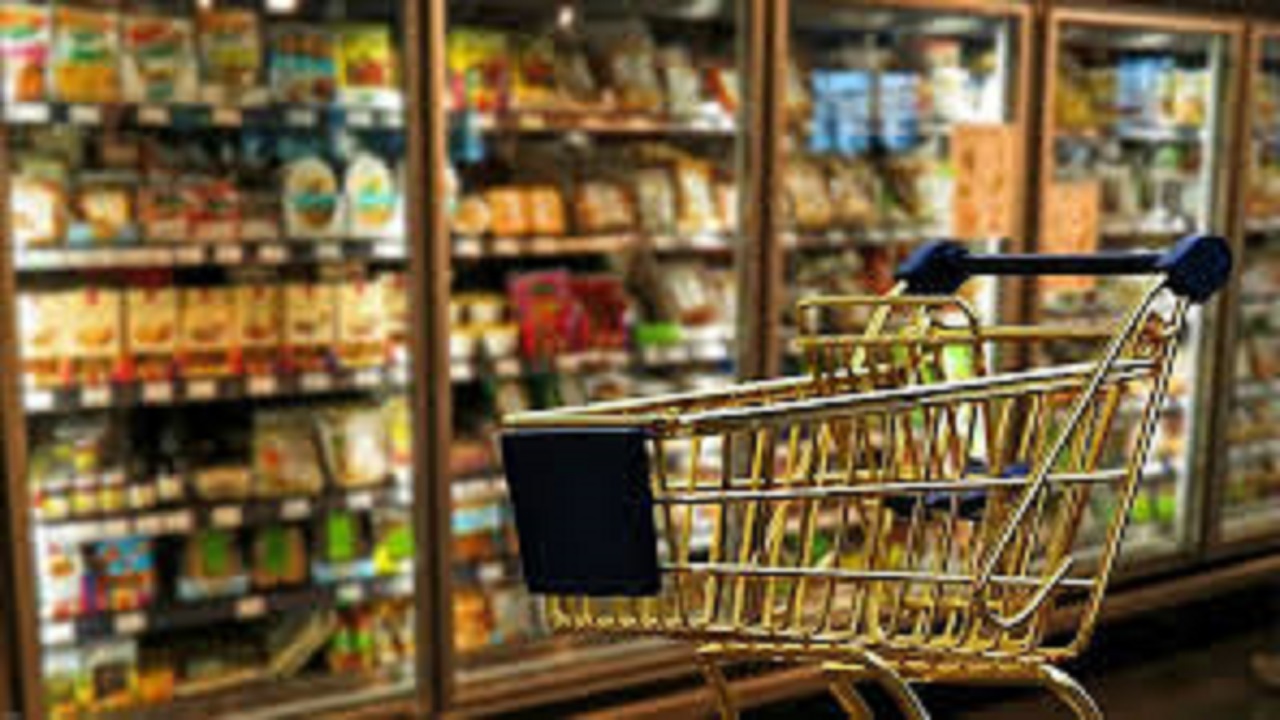 توزیع مایحتاج عمومی در بین نیازمندان با همکاری خیرین و هیئت‌های مذهبی در اهر