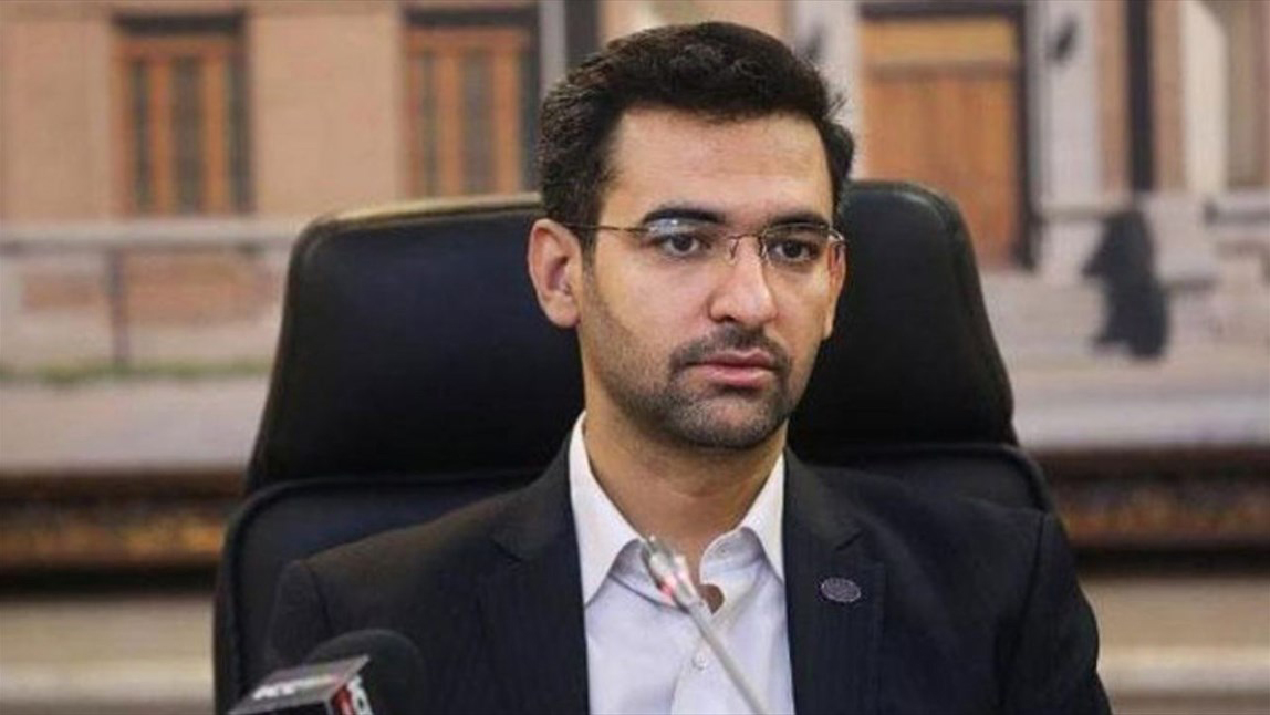 آذری جهرمی در اینستاگرام: لطفا از من انتقاد کنید