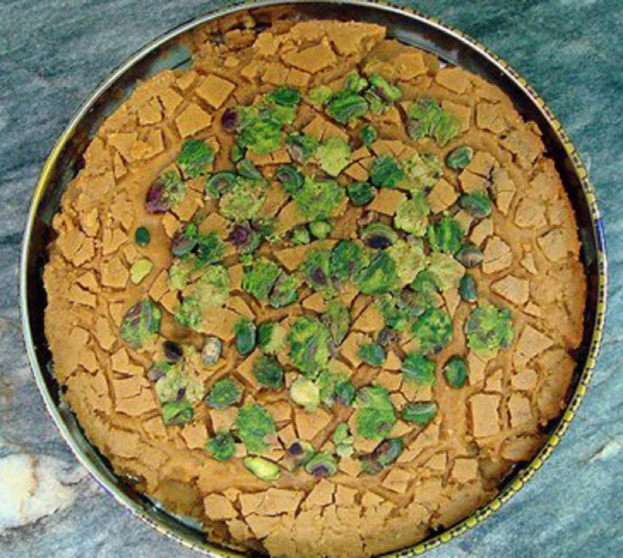 طرز تهیه سوهان پسته‌ای خوشمزه