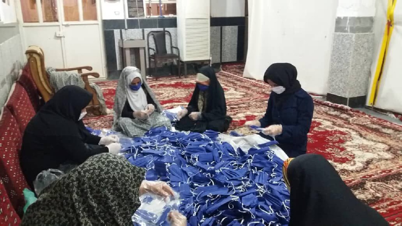 همت بلند بانوان صندوق‌های خرد زنان روستایی سیستان در تولید ماسک