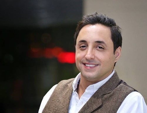 گپ و&zwnj;گفت صمیمانه امیرحسین رستمی با پزشکان و&zwnj; پاسخ به سوالاتش