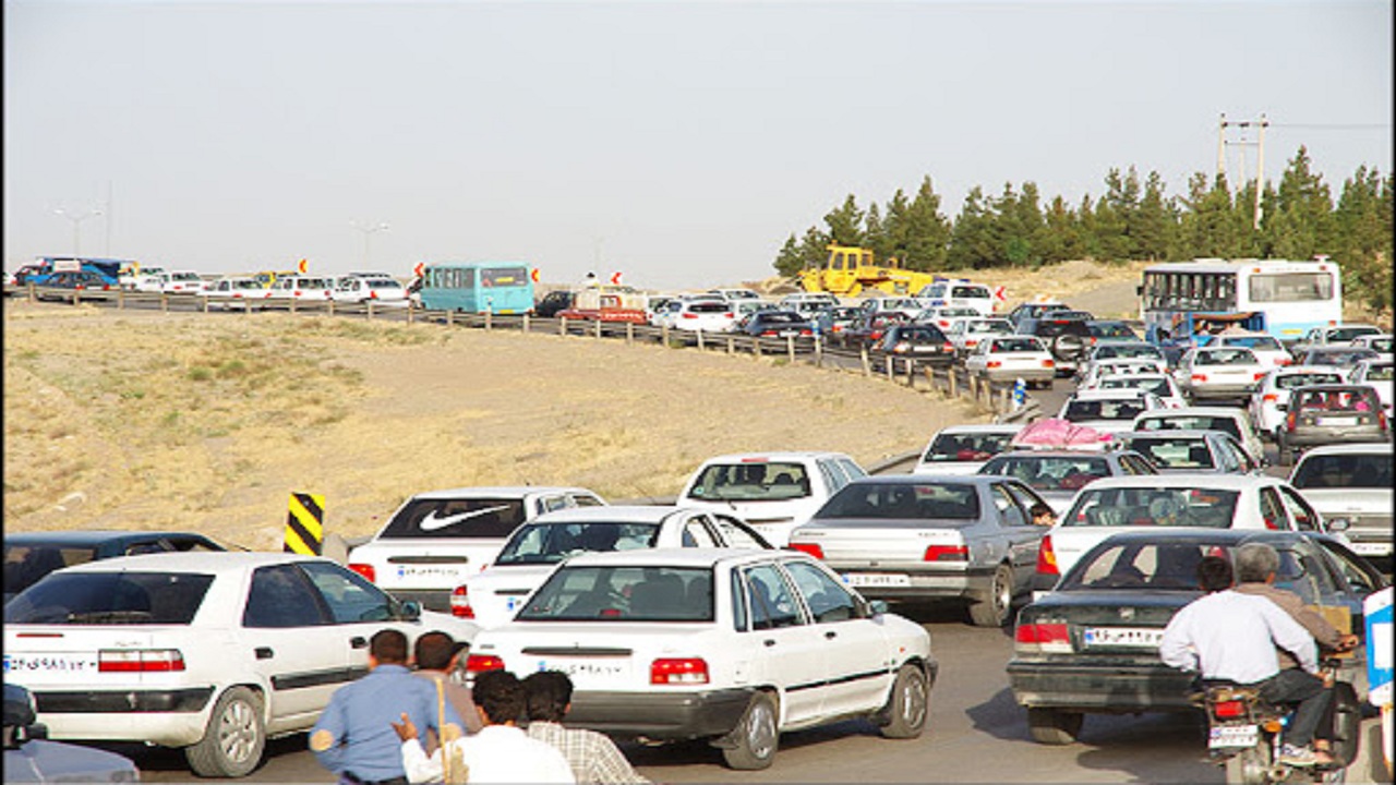 ترافیک در مسیر بهشت رضا (ع) مشهد پرحجم است/شهروندان برگشت داده می شوند