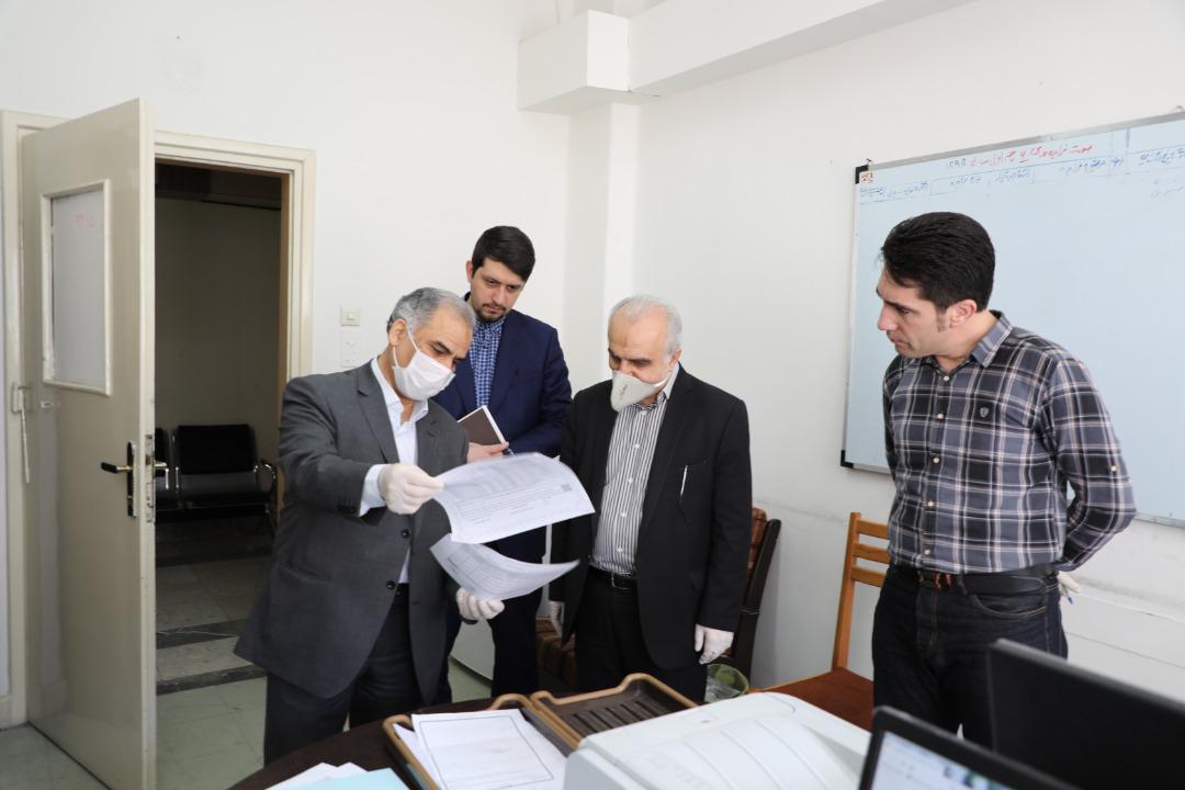 بازدید وزیر اقتصاد از خزانه داری کل کشور