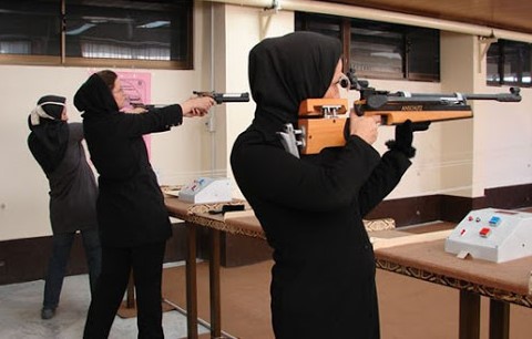 برگزاری مسابقه تیراندازی ویژه بانوان کارمند پتروشیمی ایلام
