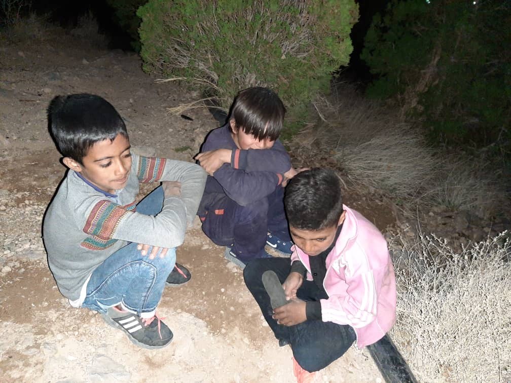 نجات ۷ کودک مفقود شده در کوههای کرمان نجات ۷ کودک مفقود شده در کوههای کرمان