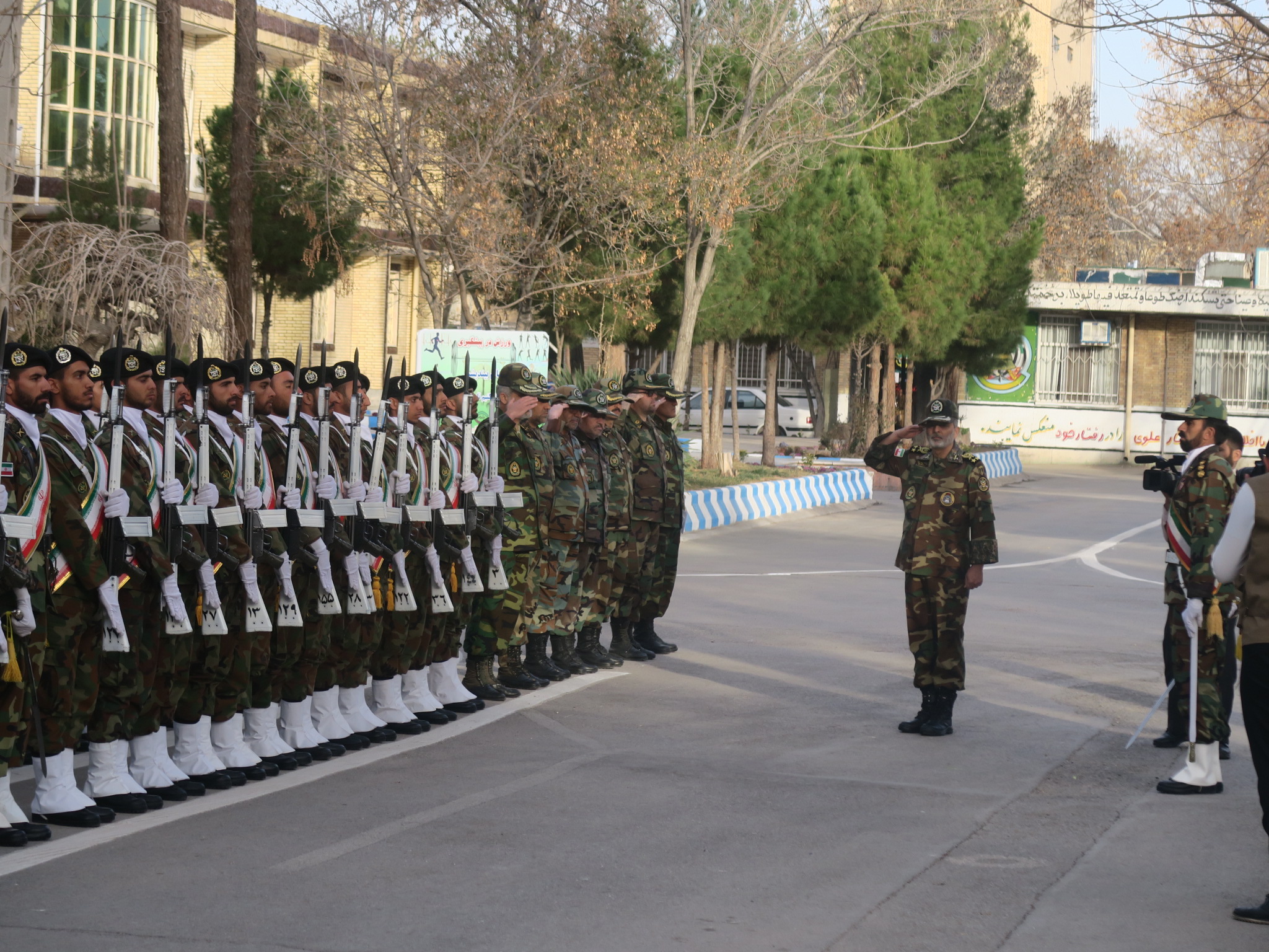 امیر سرلشکر موسوی از پایگاه هوانیروز کرمان بازدید کرد