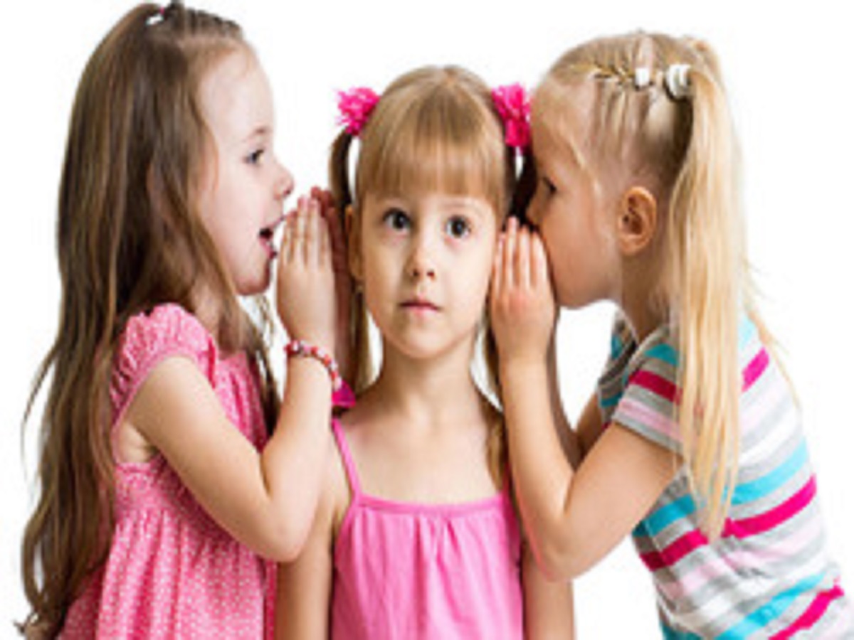 با کودک فضول و خبرچین چگونه رفتار کنیم؟