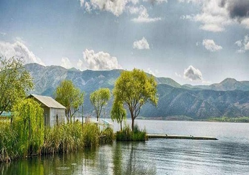 زریوار؛ دریاچه&zwnj;ای در میان جنگل&zwnj;های زیبای بلوط