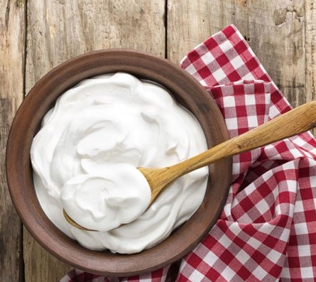 چگونه یک ماست خانگی درست کنیم؟