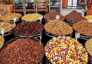 کمبودی در تامین آجیل شب عید نداریم