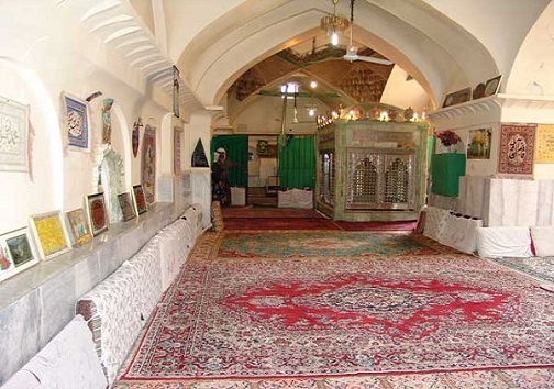 امامزاده &laquo;پیرعمر&raquo; خلوتگاه معنوی مسافران نوروزی