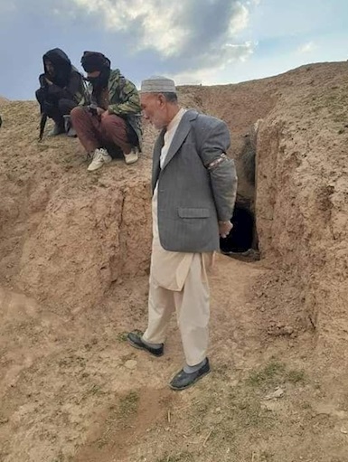 طالبان عکسهایی از فرماندار ربوده شده دولت افغانستان را منتشر کرد طالبان عکسهایی از فرماندار ربوده شده دولت افغانستان را منتشر کرد