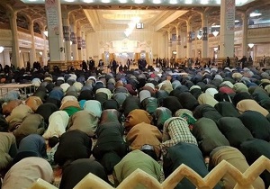 برپایی نماز جماعت در حرم حضرت معصومه (س)