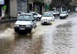 بارش شدید باران موجب آبگرفتگی معابر شهری و روستایی بروجرد شد
