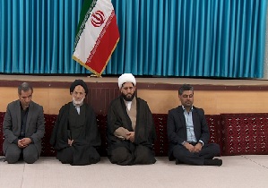 مردم به نمایندگان وکالت می‌دهند که از آرمان‌های انقلاب اسلامی دفاع کنند
