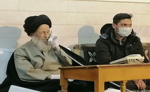 حضور آیت الله علوی گرگانی در دفتر با رعایت مسائل بهداشتی+عکس