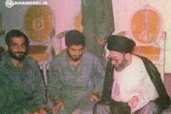تصویری قدیمی از شهید سلیمانی و فرماندهان دفاع مقدس در کنار رهبر