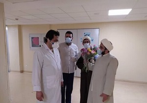 طلاب جهادگر در حال خدمت رسانی به بیماران کرونایی هستند
