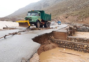 راه ۲۱ روستای دلفان همچنان مسدود است