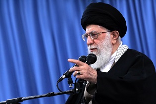 آیا اقامت امام در قم پس از پیروزی انقلاب به معنای کناره&zwnj;گیری ایشان از دخالت در حکومت بوده؟