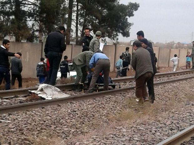 مرگ جوان نکایی بر اثر برخورد با قطار