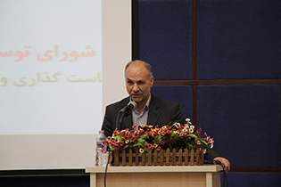 حجم قابل‌توجهی از پایان‌نامه‌ها در کتابخانه‌ها مدفون می‌شوند/ انتشار سالانه ۱۵ هزار مقاله در حوزه علوم انسانی و هنر