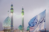 اجتماع منتظران ظهور و شور عاشقی مسلمانان غیرایرانی در مسجدمقدس جمکران/عاشقان امام عصر(عج) مسجد جمکران را گلباران کردند