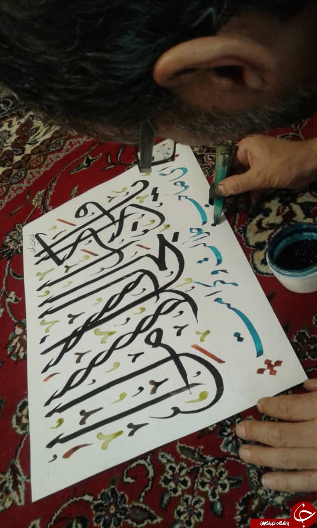 کاتب آباده&zwnj;ای پانصد و شصت و پنجمین اثر خود را نگارش کرد/کتابت نام مهدی موعود با ناخن + تصاویر