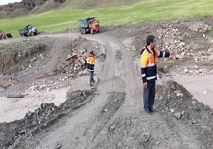 کمک راهداران قزوینی برای بازگشایی راه‌های روستایی لرستان