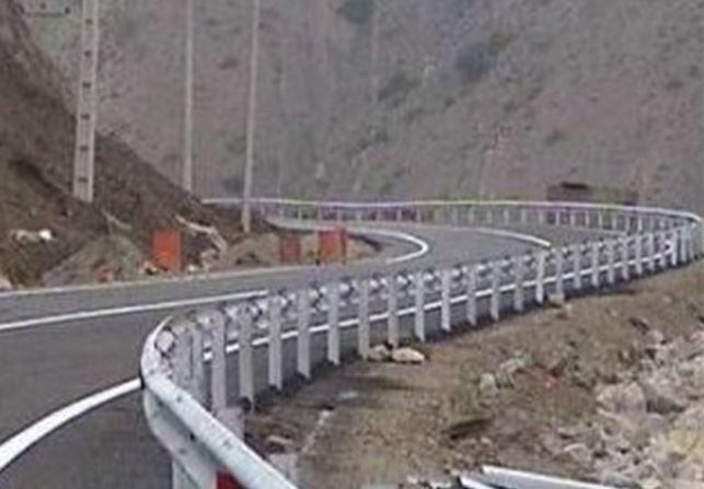 بررسی مشکلات راه&zwnj;ها و گاز رسانی شهرستان دلیجان
