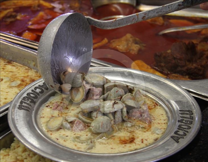 غذای خاصی که ترکیه&zwnj;ای اه با چغاله بادام می&zwnj;پزند