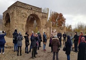بازدید روزانه ۲۰۰ گردشگر خارجی از آتشکده ساسانی نطنز