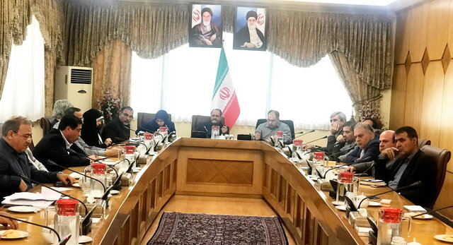 پیشنهاد راه&zwnj;اندازی کمیته صنفی برای تامین کاغذ مطرح شد