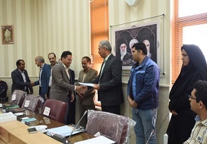 کارگران نمونه در بافق تجلیل شدند
