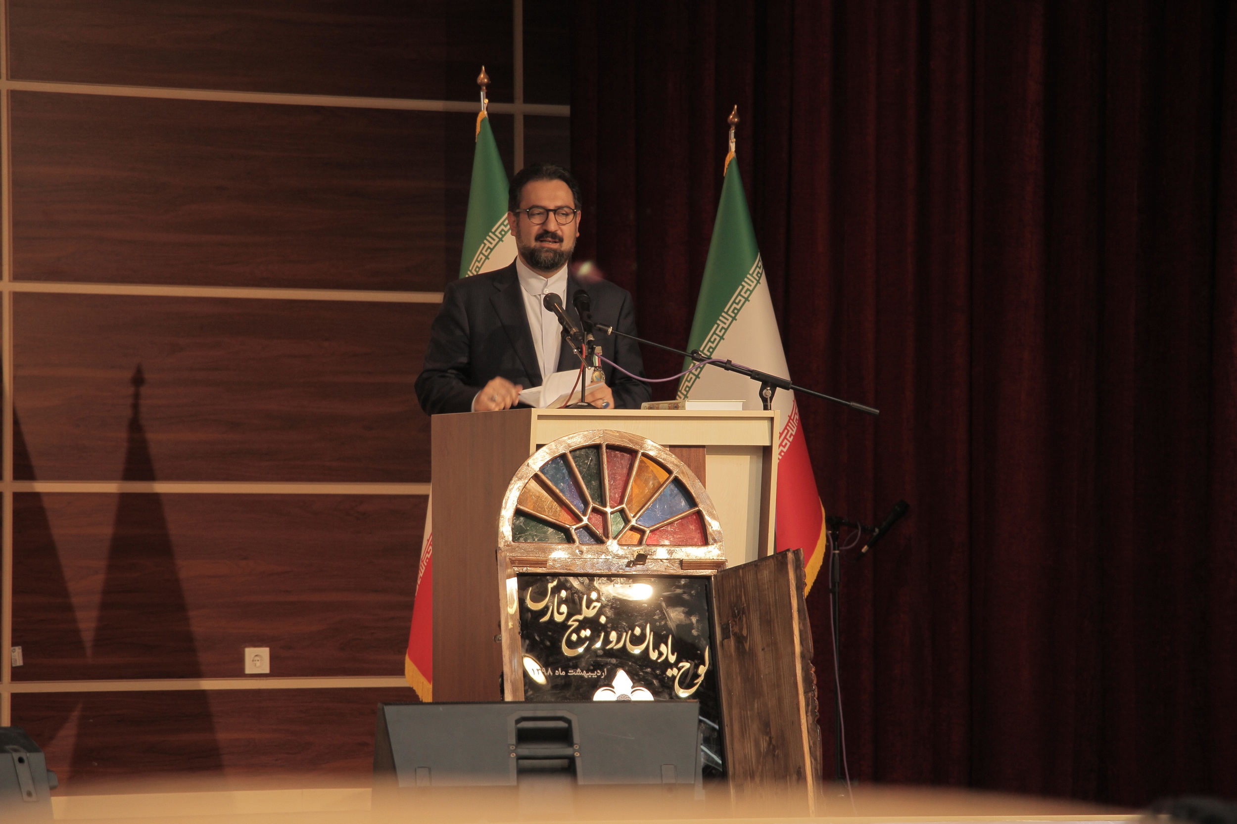 خلیج فارس سند خدمت مردم تمدن آفرین ایران است