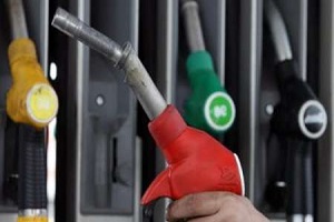 ارزانفروشی بنزین منجر به افزایش قاچاق می شود/ افزایش قیمت سوخت برای اعمال عدالت اجتماعی است