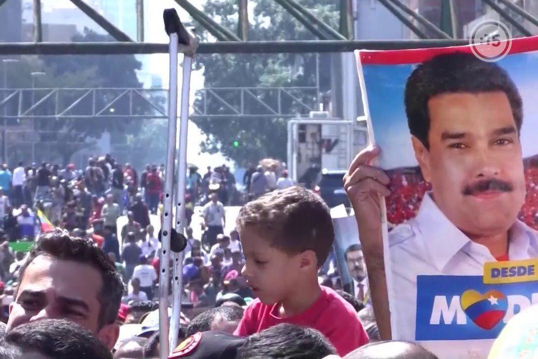 صد&zwnj;ها تن در حمایت از نیکلاس مادورو در مرکز کاراکاس تجمع کردند