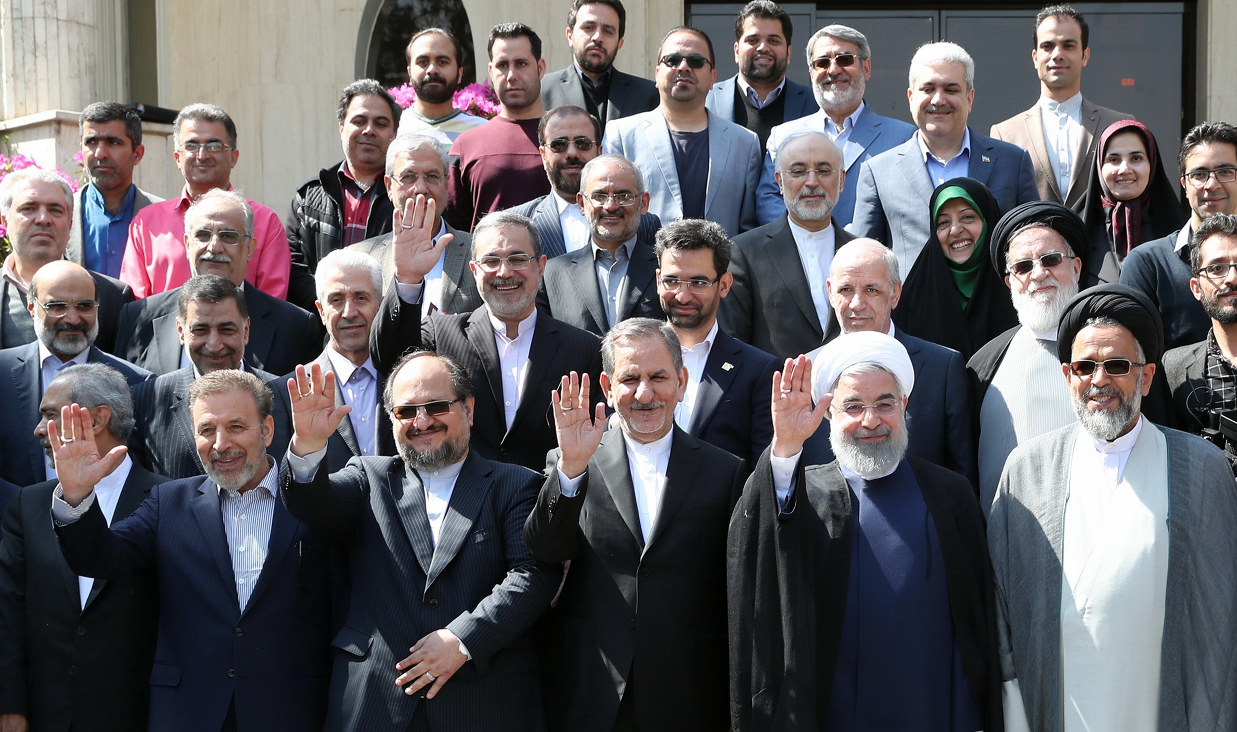 جوانگرایی؛ وعده جا مانده از روحانی/ ژن&zwnj;های خوب یا جوانان متخصص بدون پارتی، مساله این است!