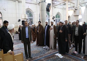 تجلیل از مراجع عظام تقلید به مناسبت روز معلم توسط شاگردان